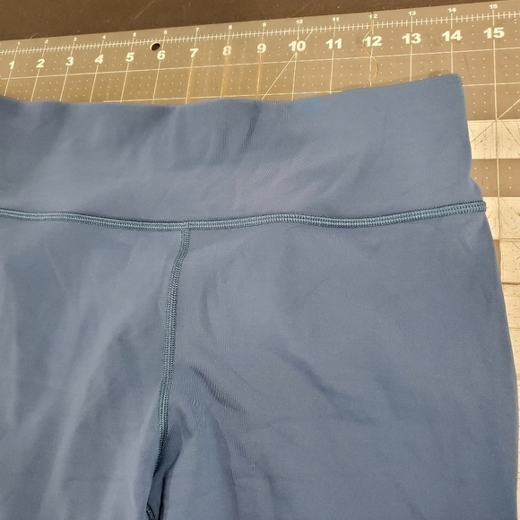 Peloton Blue Pants Womens Large Move Mission Stretch Workout Athletic Biking - Picture 8 of 10